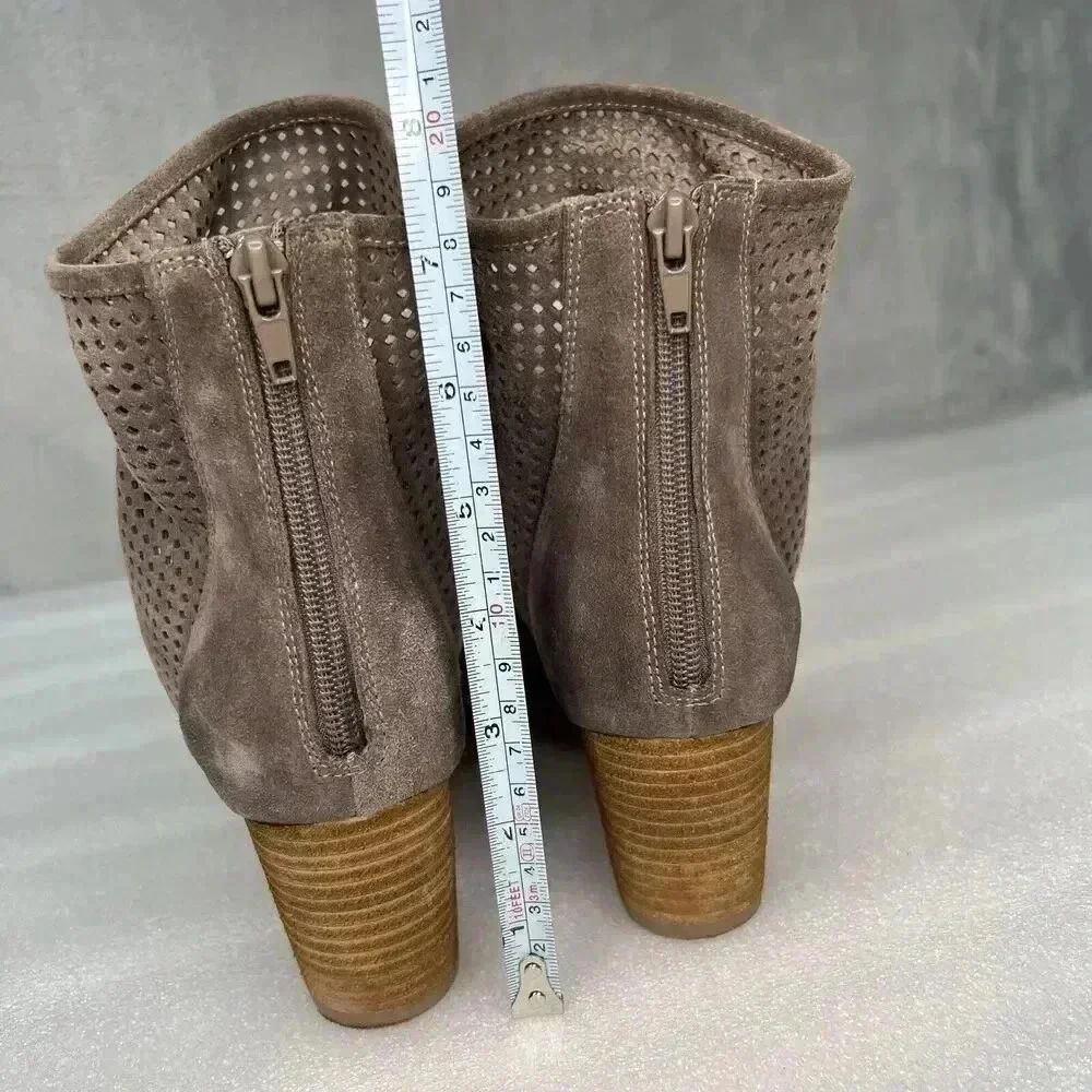 JEFFREY CAMPBELL Jenelle Laser Cut Soft Leather Bootie‎ women's 9.5 M Block Heel